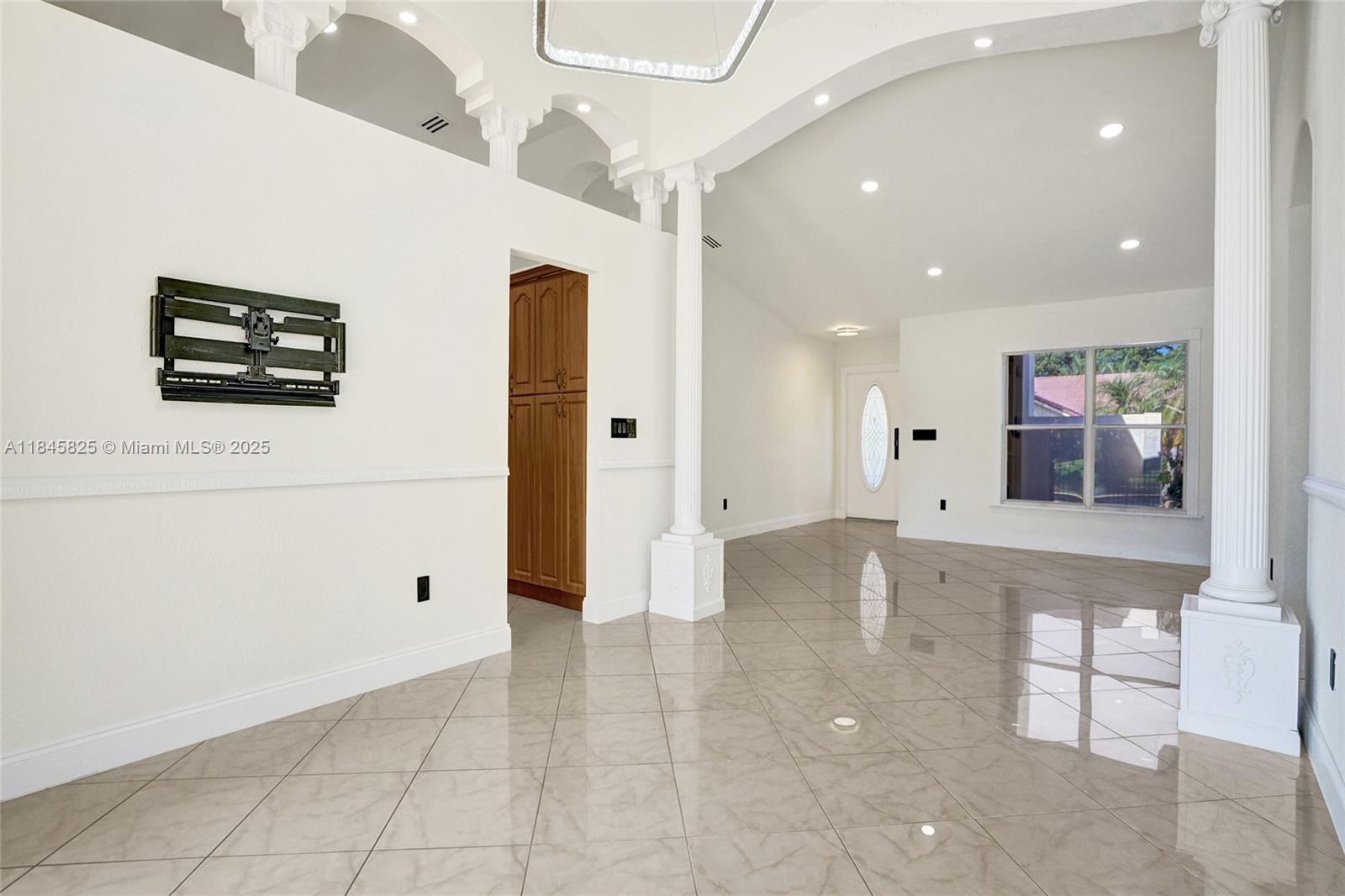 HAWKES BLUFF - Residential Lease