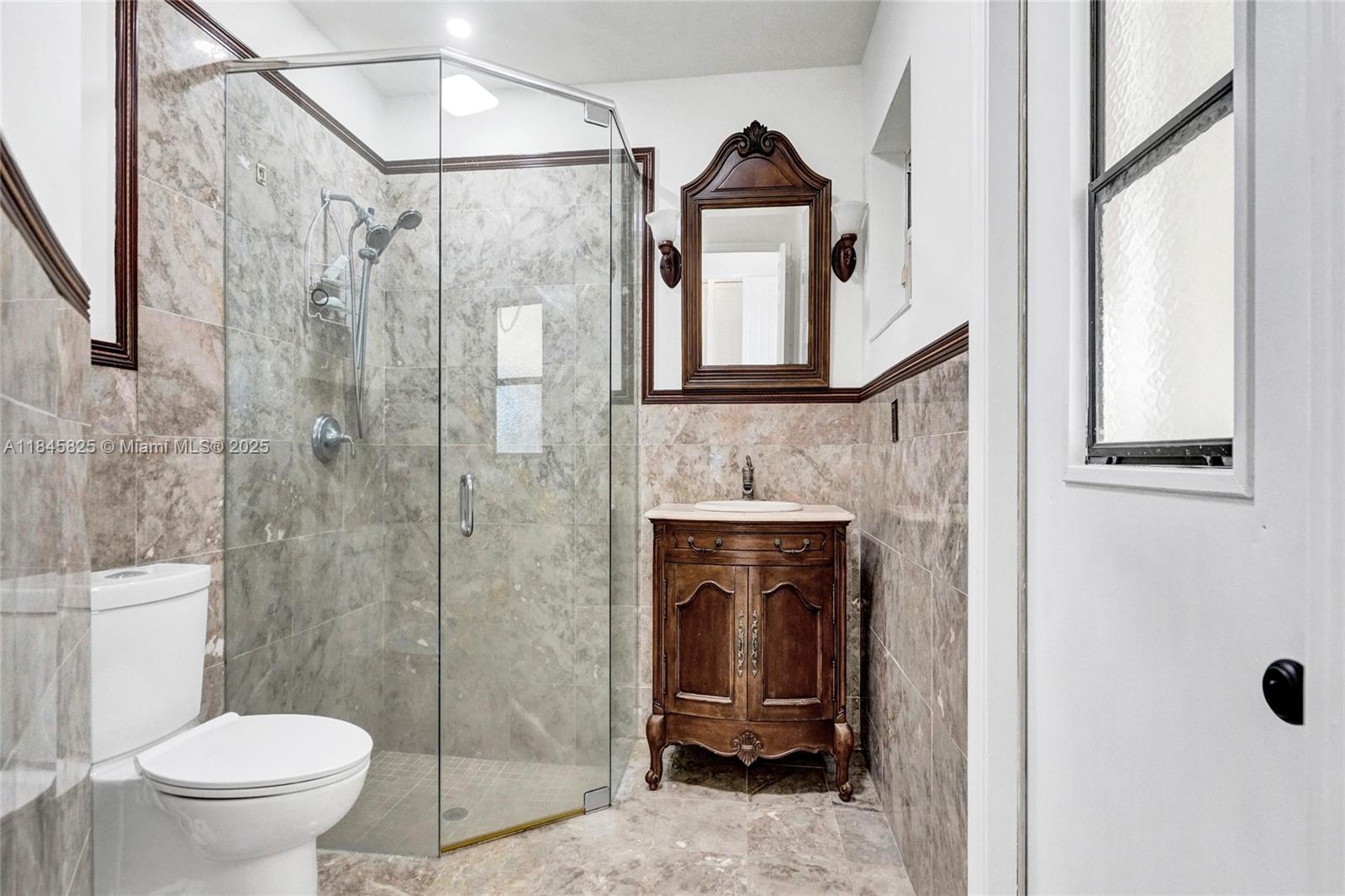HAWKES BLUFF - Residential Lease