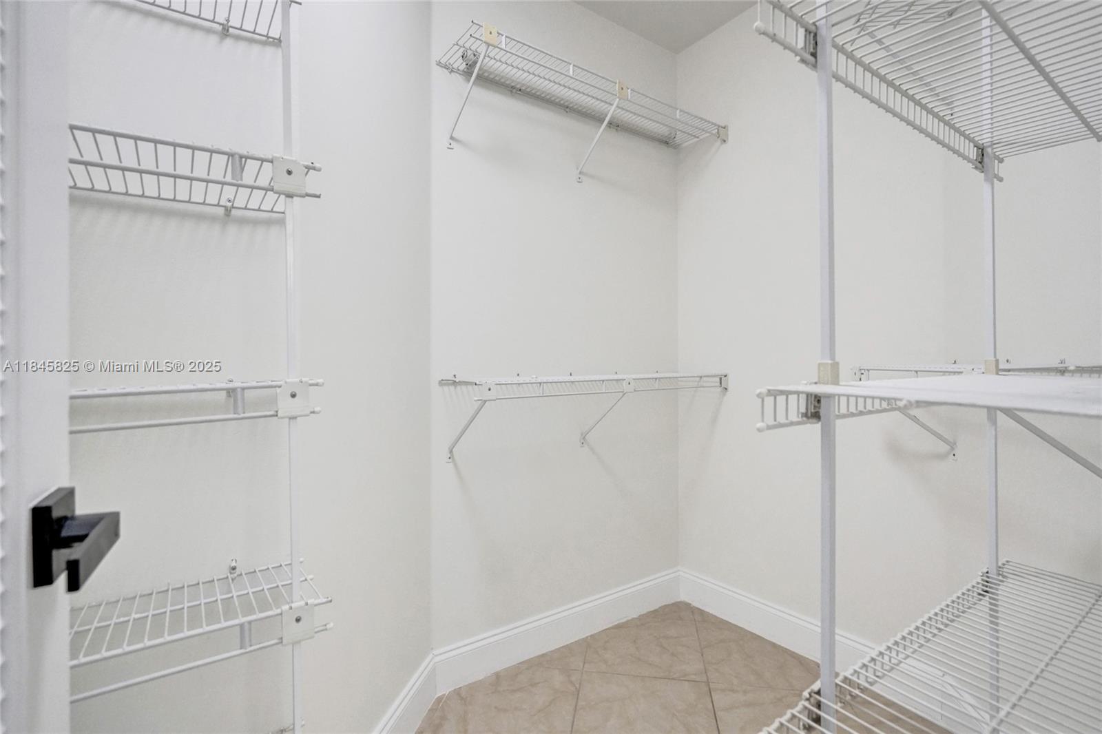 HAWKES BLUFF - Residential Lease