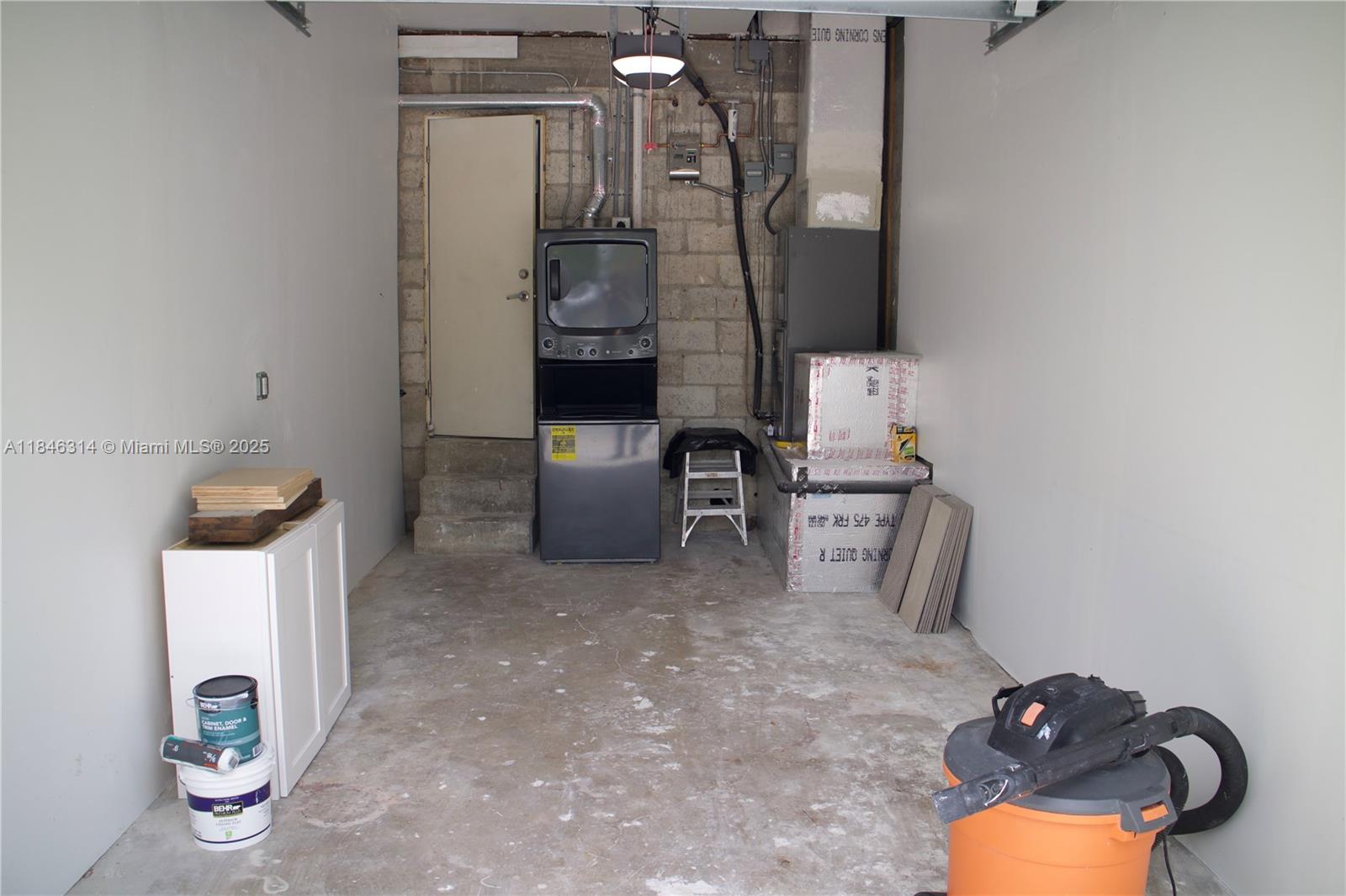 CROISSANT PARK - Residential Lease