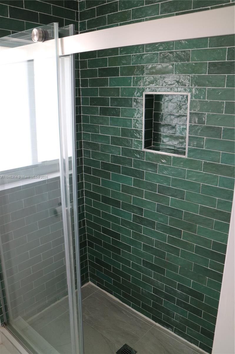 CROISSANT PARK - Residential Lease