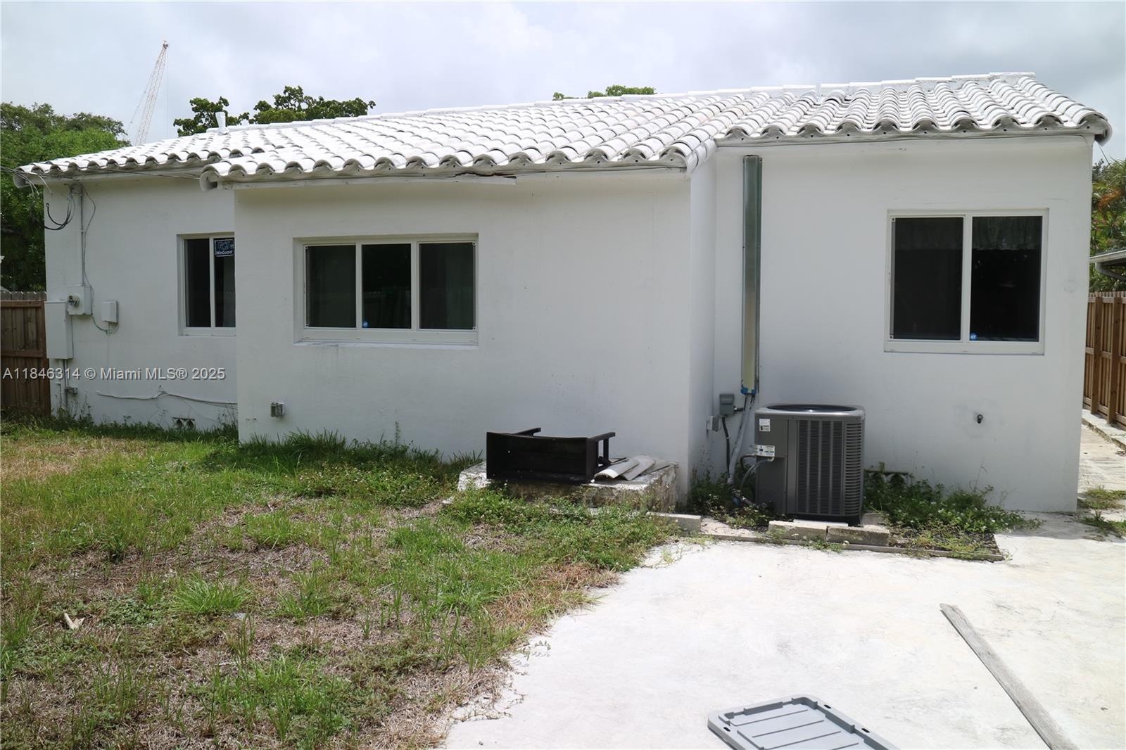 CROISSANT PARK - Residential Lease