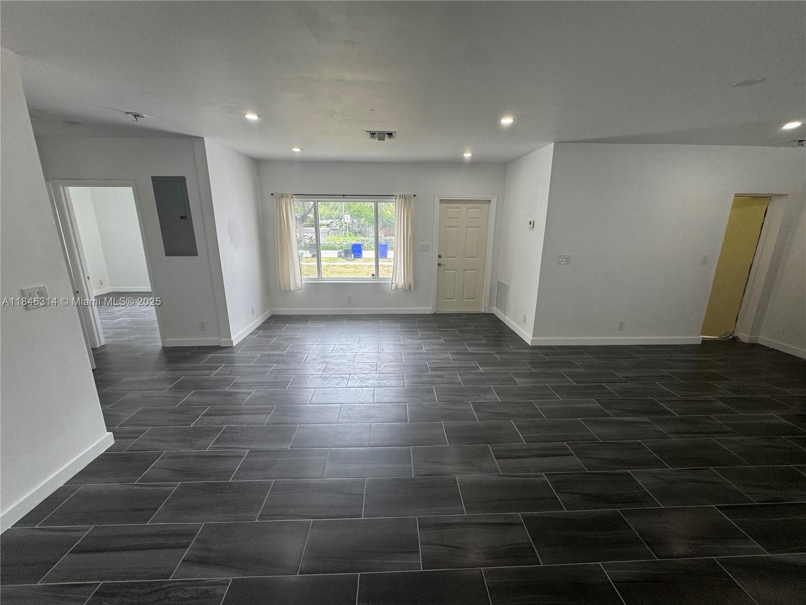 CROISSANT PARK - Residential Lease