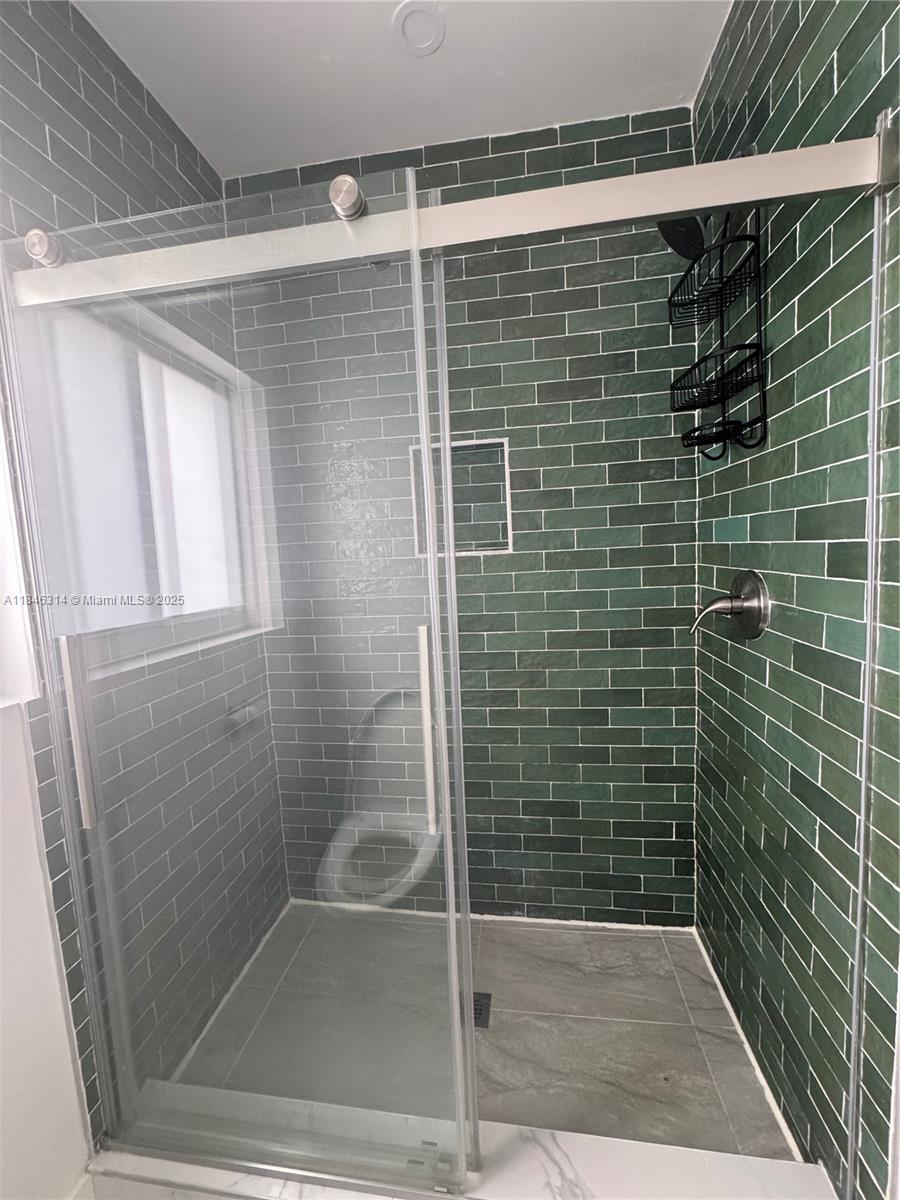 CROISSANT PARK - Residential Lease