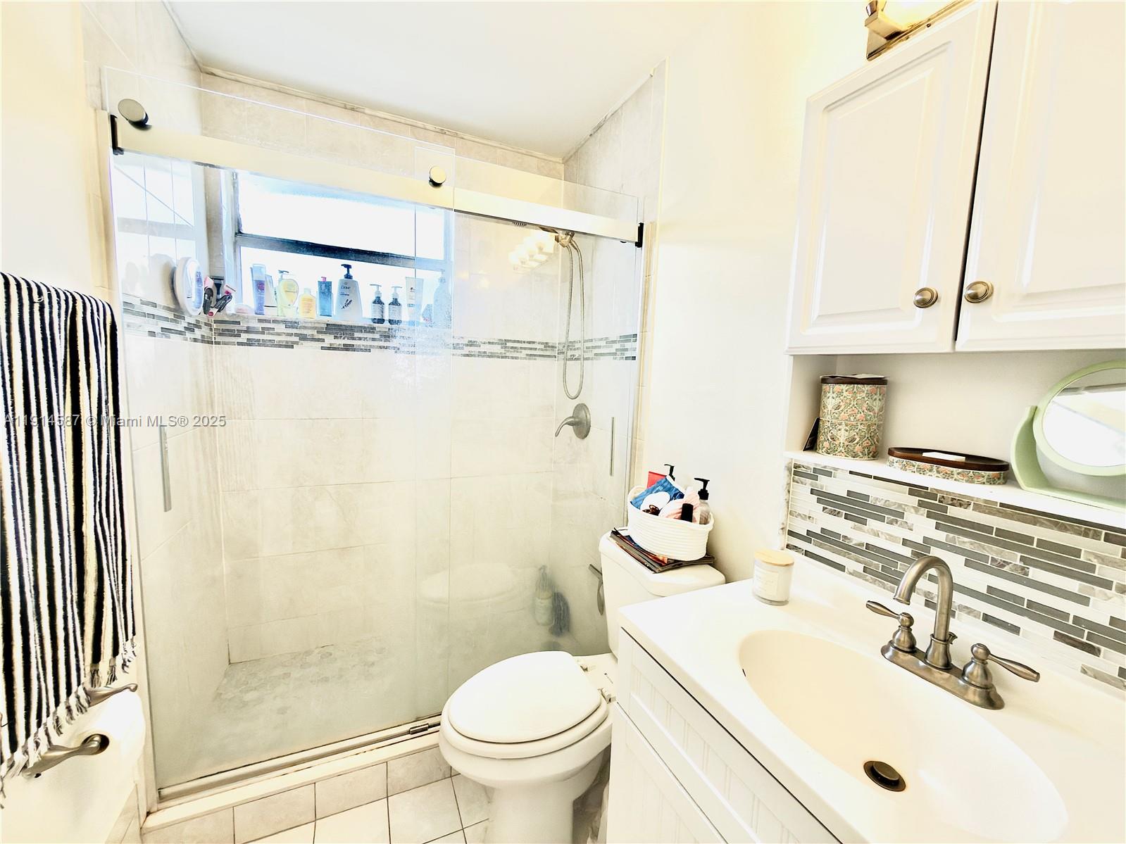 KENDALL ACRES CONDO BLDG - Residential