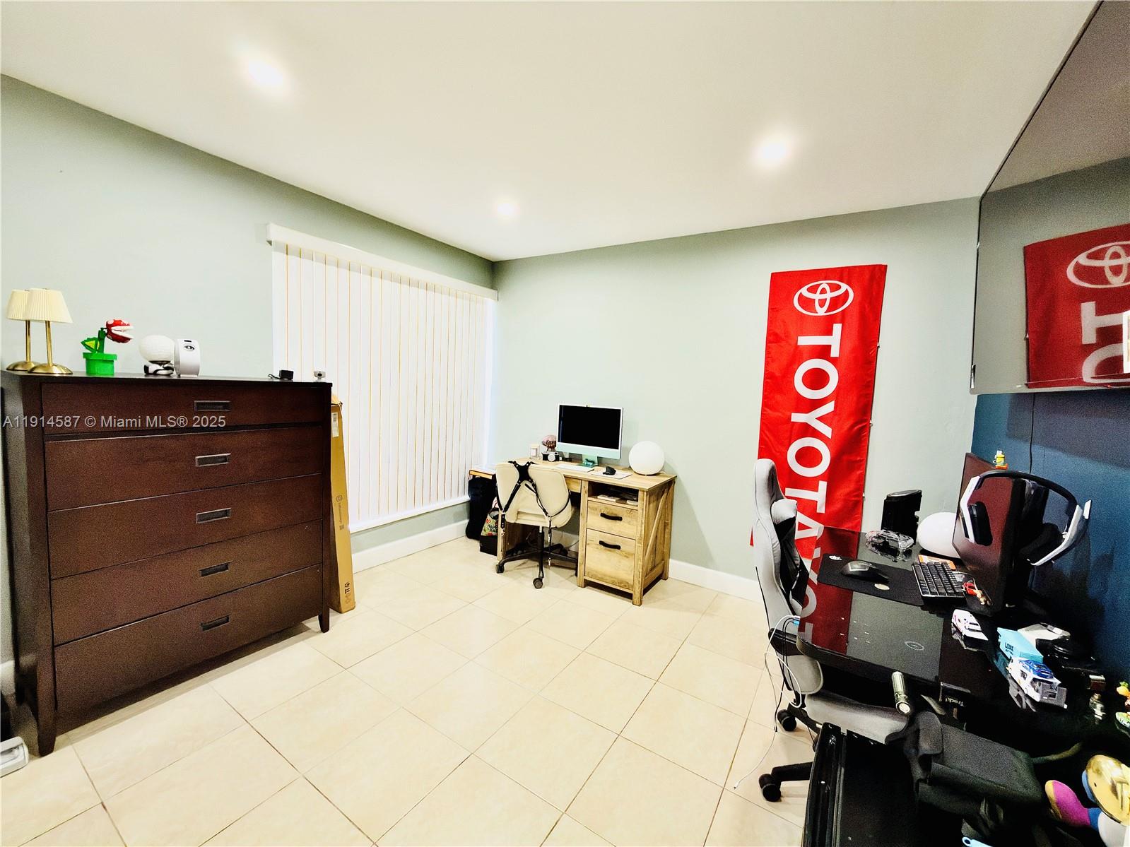 KENDALL ACRES CONDO BLDG - Residential