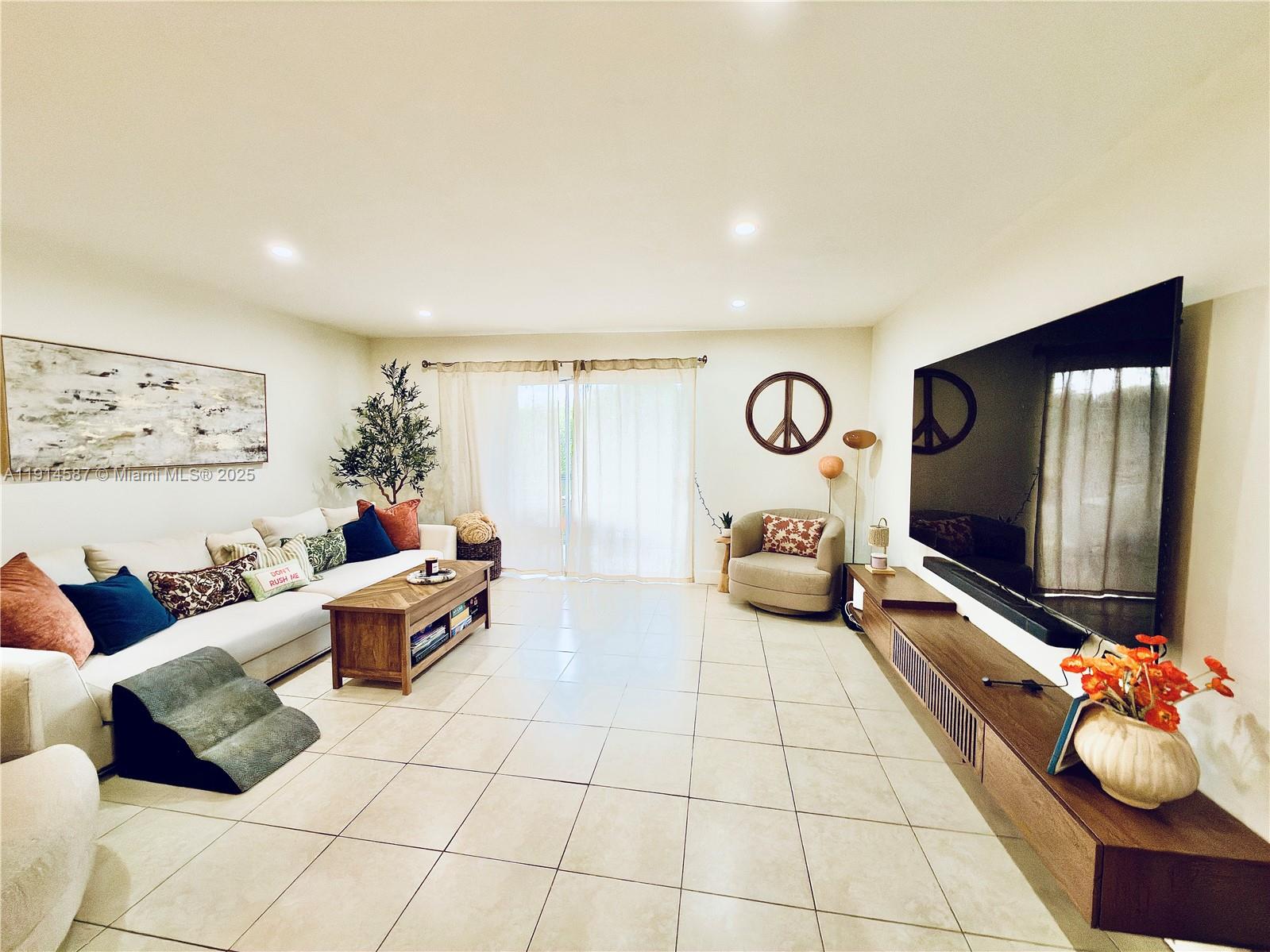 KENDALL ACRES CONDO BLDG - Residential