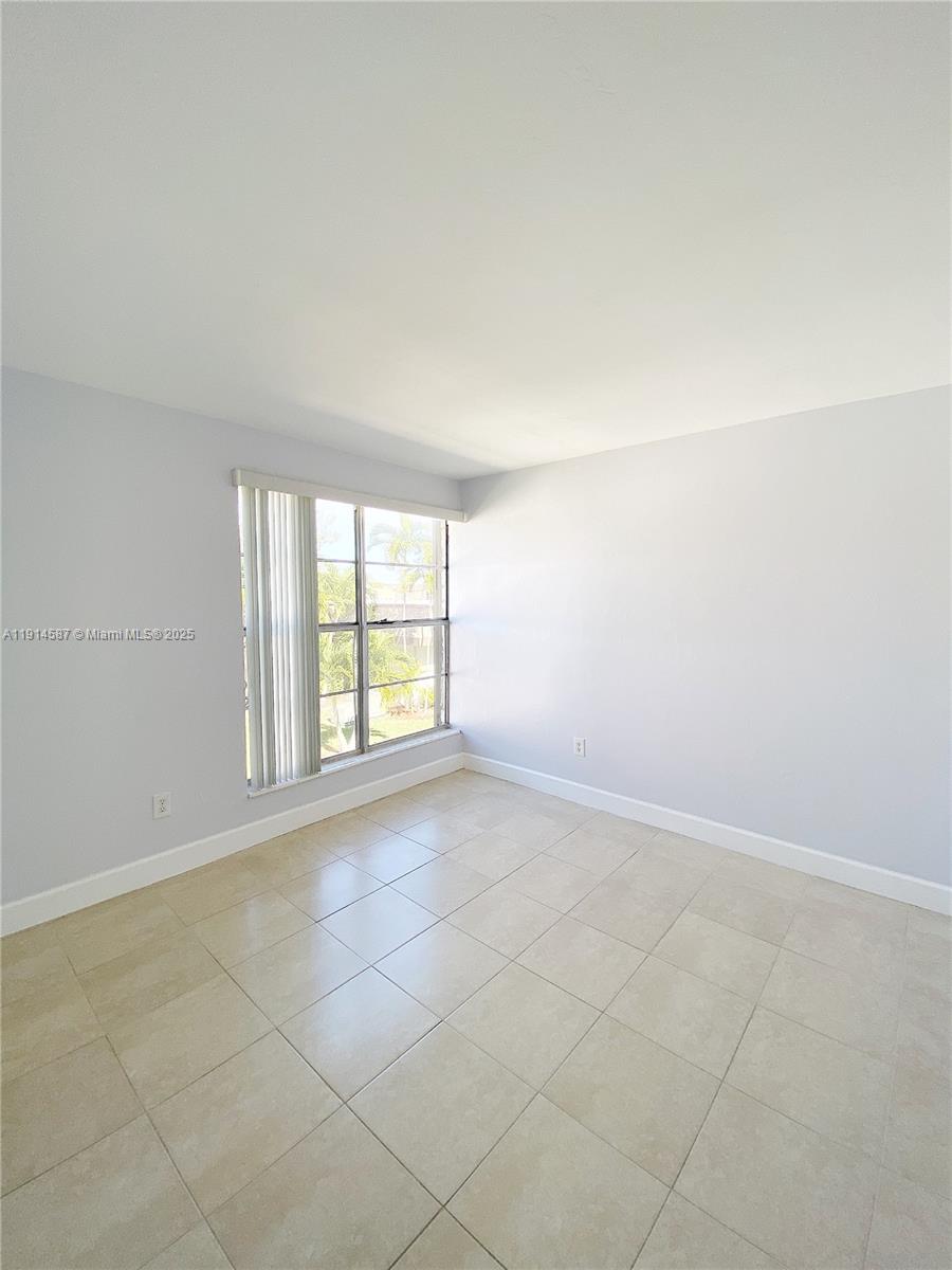 KENDALL ACRES CONDO BLDG - Residential