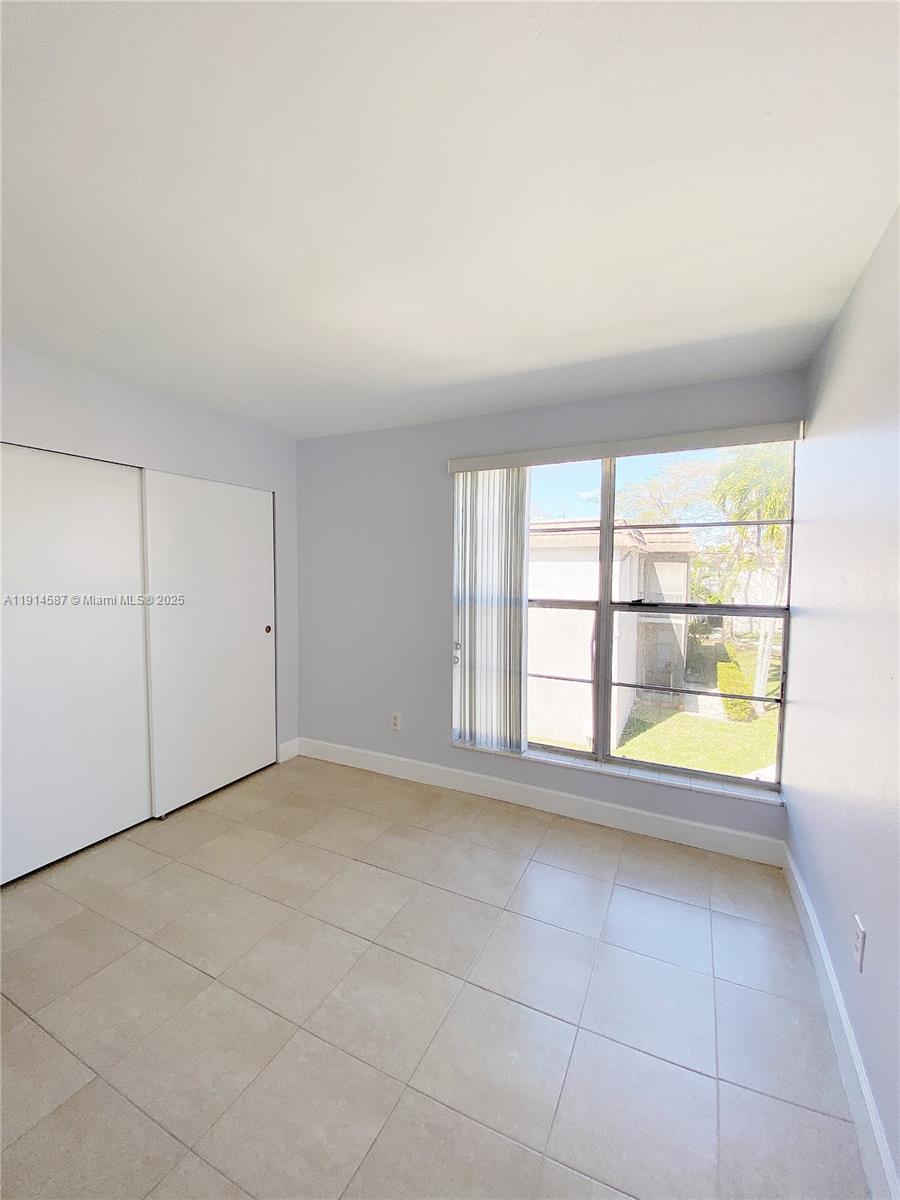 KENDALL ACRES CONDO BLDG - Residential