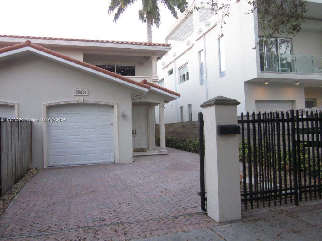 2920 Catalina St 2920, Miami, Broward County, Florida - 3 Bedrooms  
3 Bathrooms - 