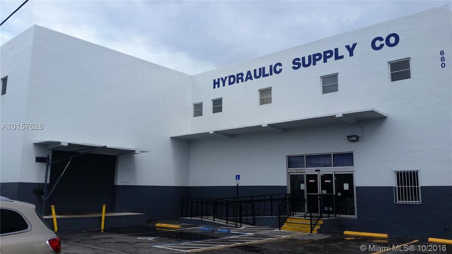 PORTFOLIO SALE -COMMERCIAL INDUSTRIAL MIXED USE RETAIL/WAREHOUSE
DIRECTLY ACROSS FROM MIAMI INTERNATIONAL AIRPORT/ 36th STREET FRONTAGE
SEE  FOLIOS 05­3120­031­0010, 05­3120­031­0020, 05­3120­031­0040
OVER 28,000SF OF COMBINED  SPACE
DO NOT MISS THIS OPPORTUNITY