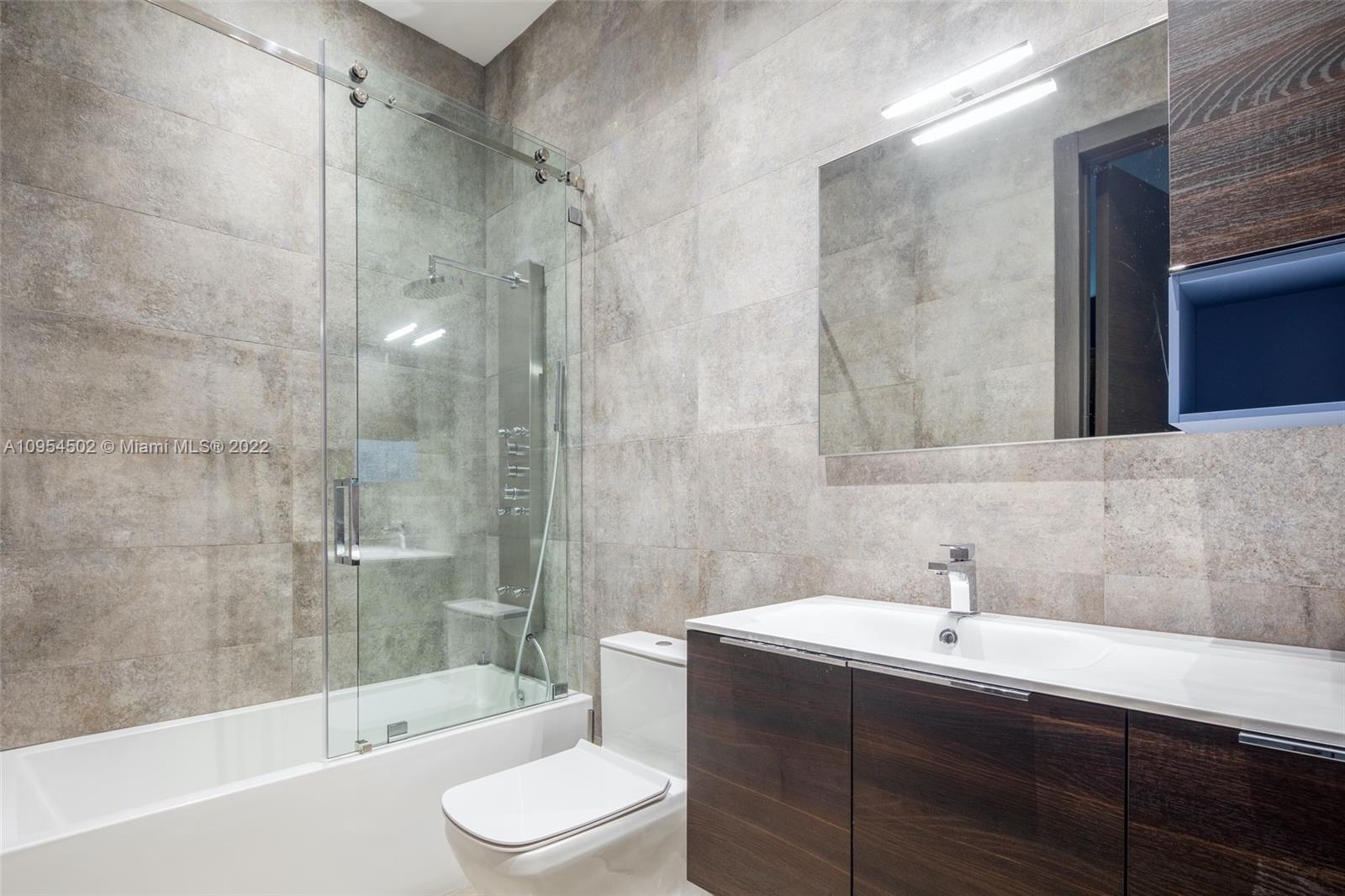 EASTERN SHORES 1ST ADDN - Residential