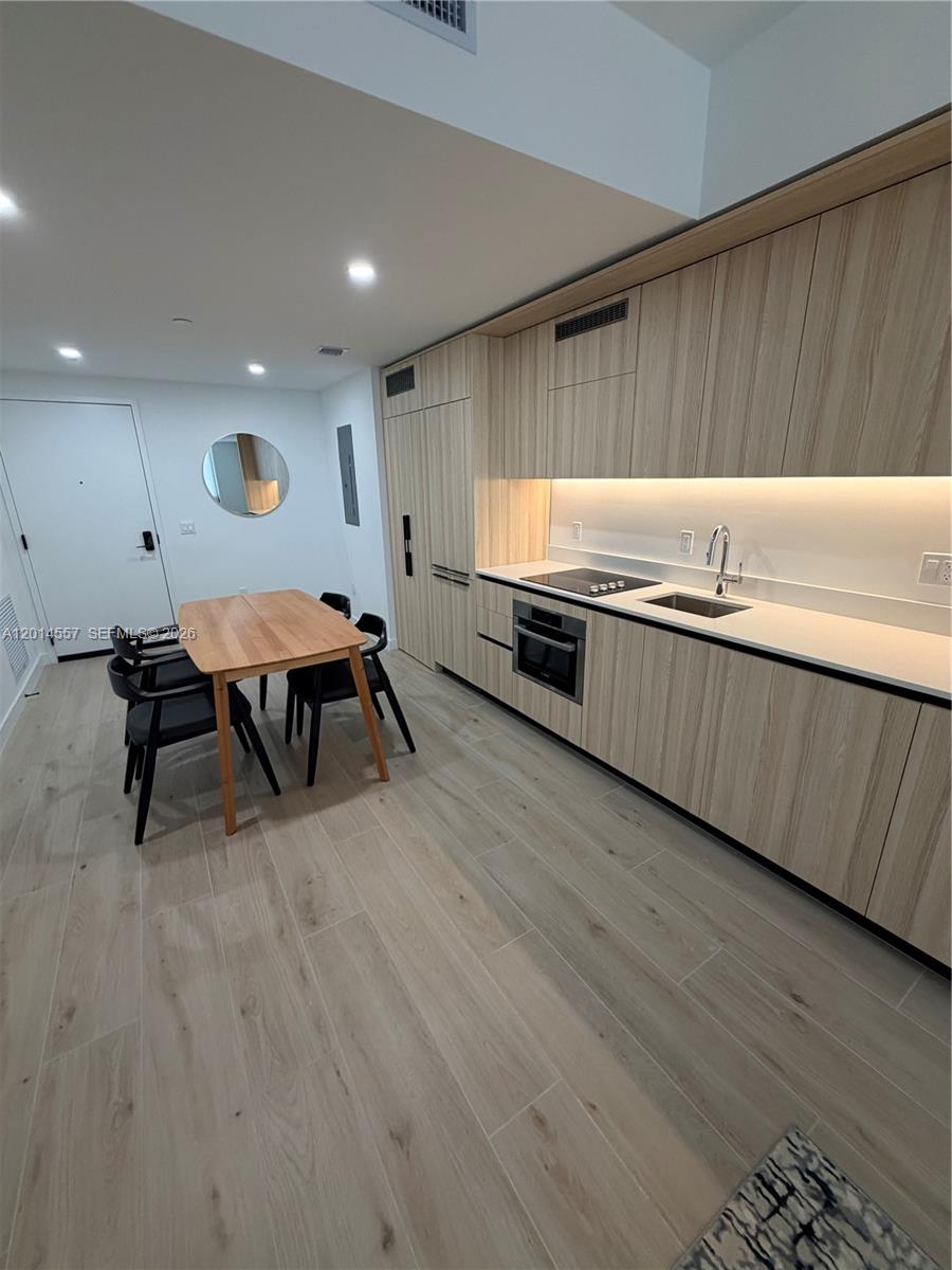 DISTRICT 225 - Residential Lease