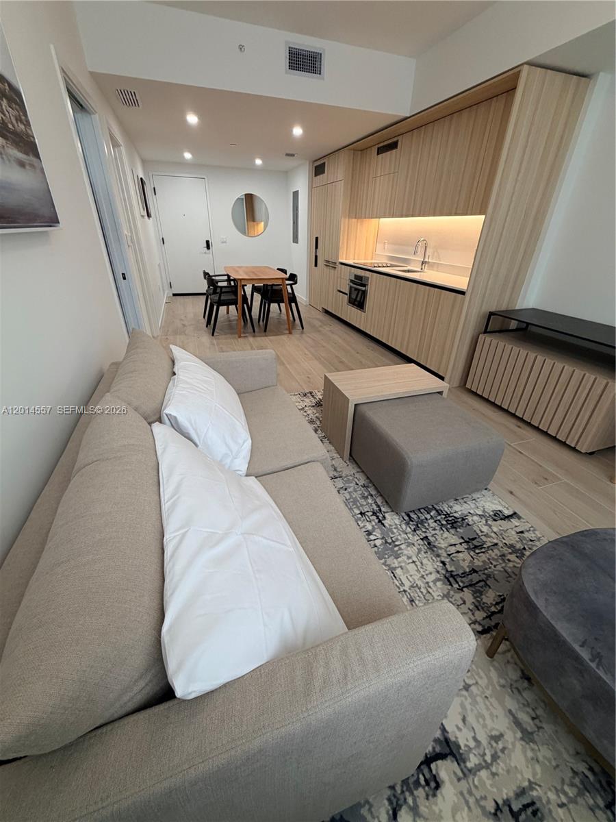 DISTRICT 225 - Residential Lease