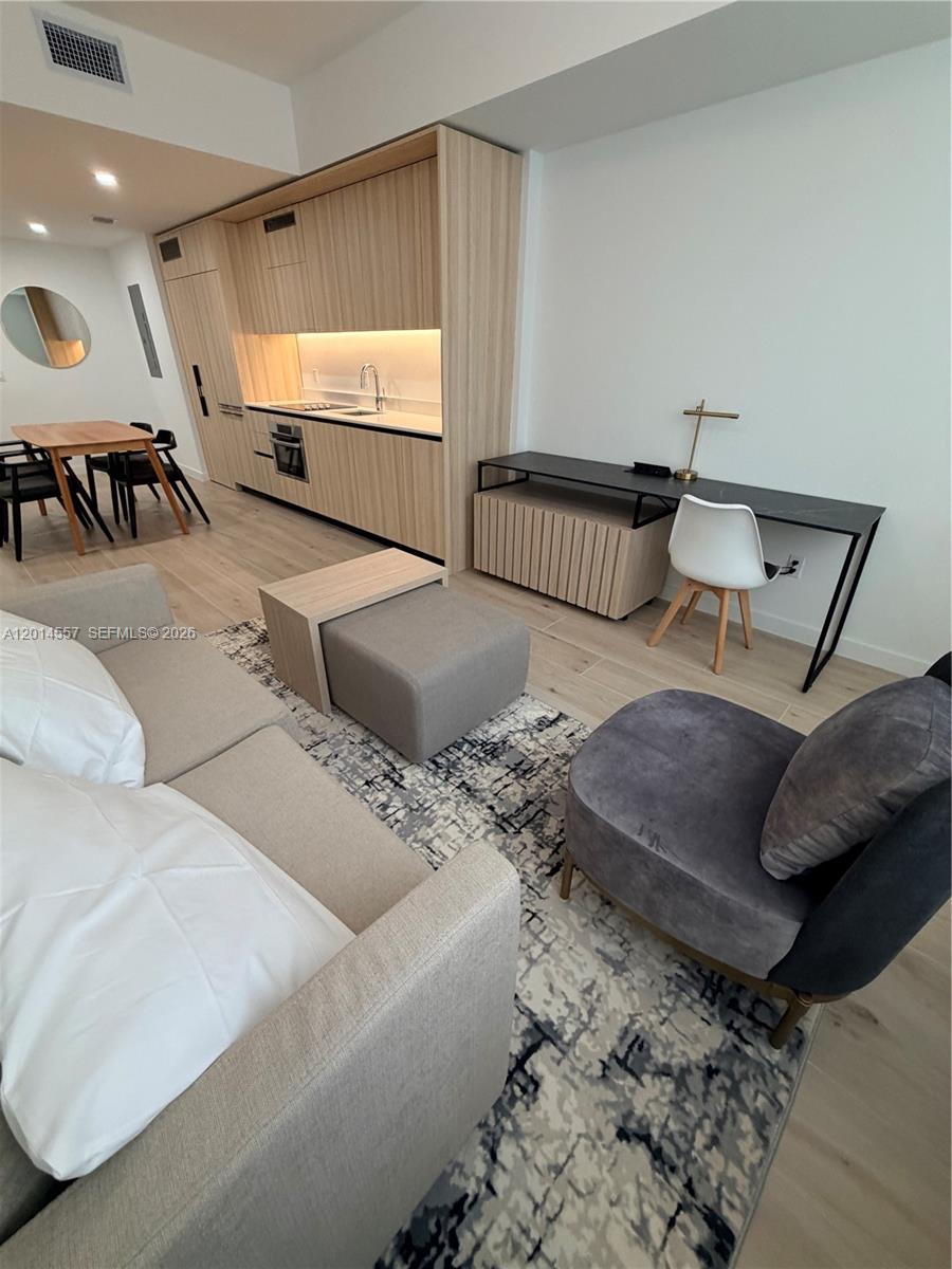 DISTRICT 225 - Residential Lease