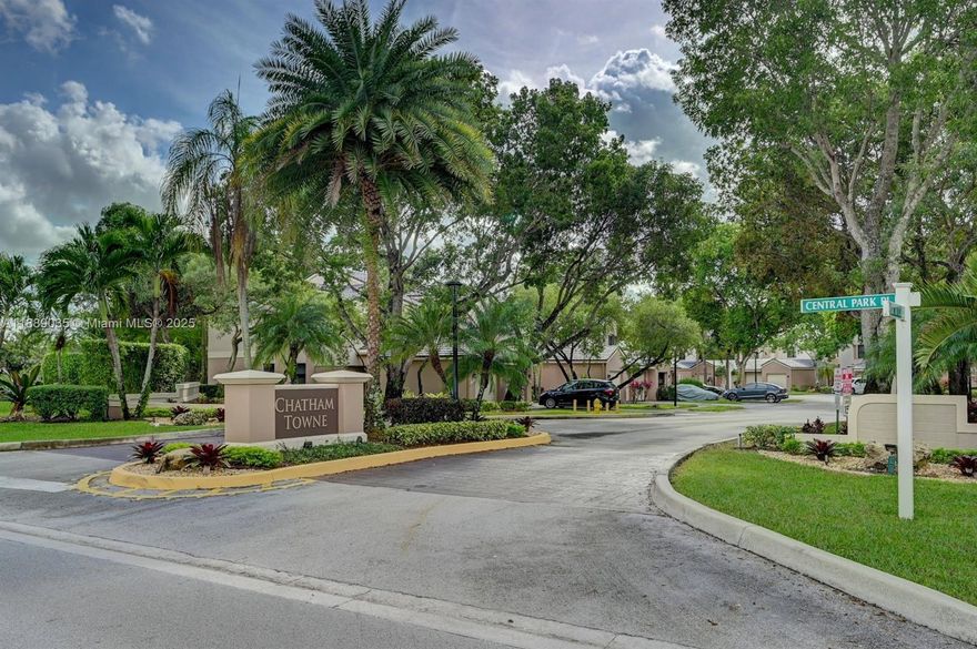 GREAT LOCATION IN THE CENTRAL PARK AREA. BEAUTIFUL AND LARGE COACH HOME ON THE 2ND FLOOR WITH 
YOUR OWN PRIVATE ENTRANCE ON THE FIRST FLOOR. SCREENED BALCONY WITH VIEWS TO THE LAKE AND 
GARDENS, LIGHT AND BRIGHT, 2 BEDROOMS, 2 BATHS, 1 CAR GARAGE, HIGH CEILINGS WITH 2 SKYLIGHTS. LARGE UPDATED KITCHEN WITH LOTS OF CABINETS AND NICE LARGE SPACE FOR THE BREAKFAST/DINNING AREA. SEPARATE FORMAL DINING ROOM AND LIVING ROOM. MASTER BEDROOM WITH 2 LARGE WINDOWS AND GLASS DOORS TO THE BALCONY. WALK-IN CLOSET AND VANITY AREA. WASHER & DRYER INCLUDED. THE COMMUNITY HAS POOL, JACUZZI, BBQ AREA AND REC ROOM WITH FULL KITCHEN.  ASSOCIATION REQUIRES A MINIMUM CREDIT SCORE OF 650 FOR EACH ADULT.