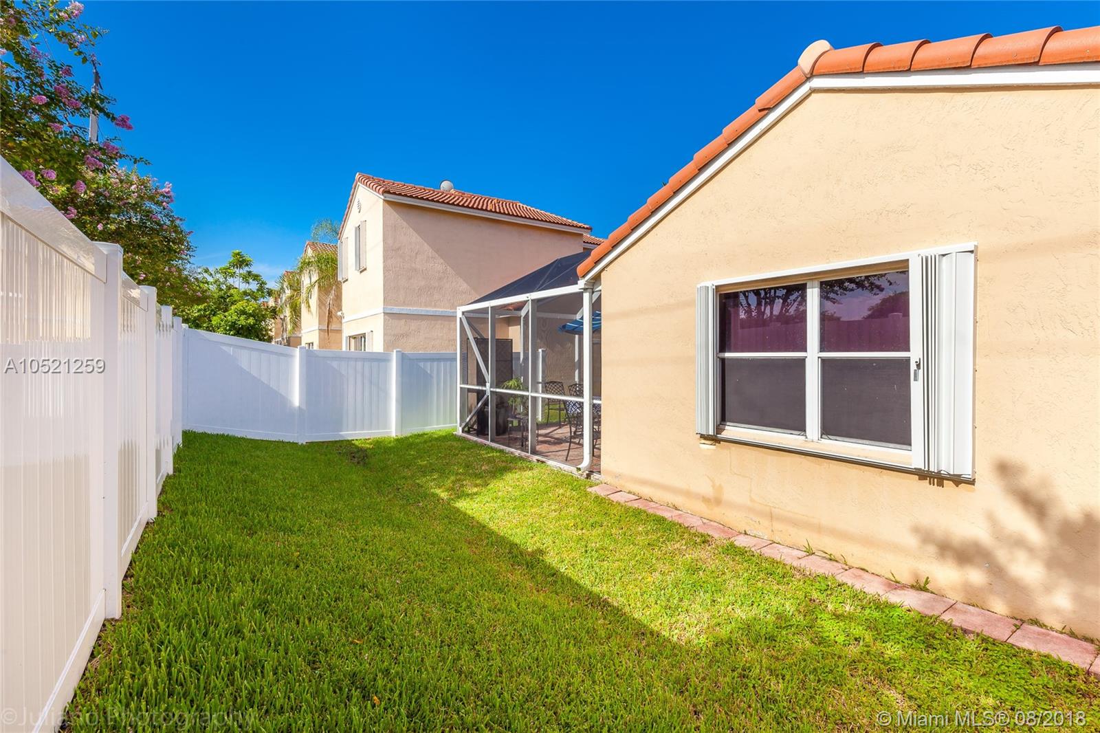 MISTY BAY - Residential