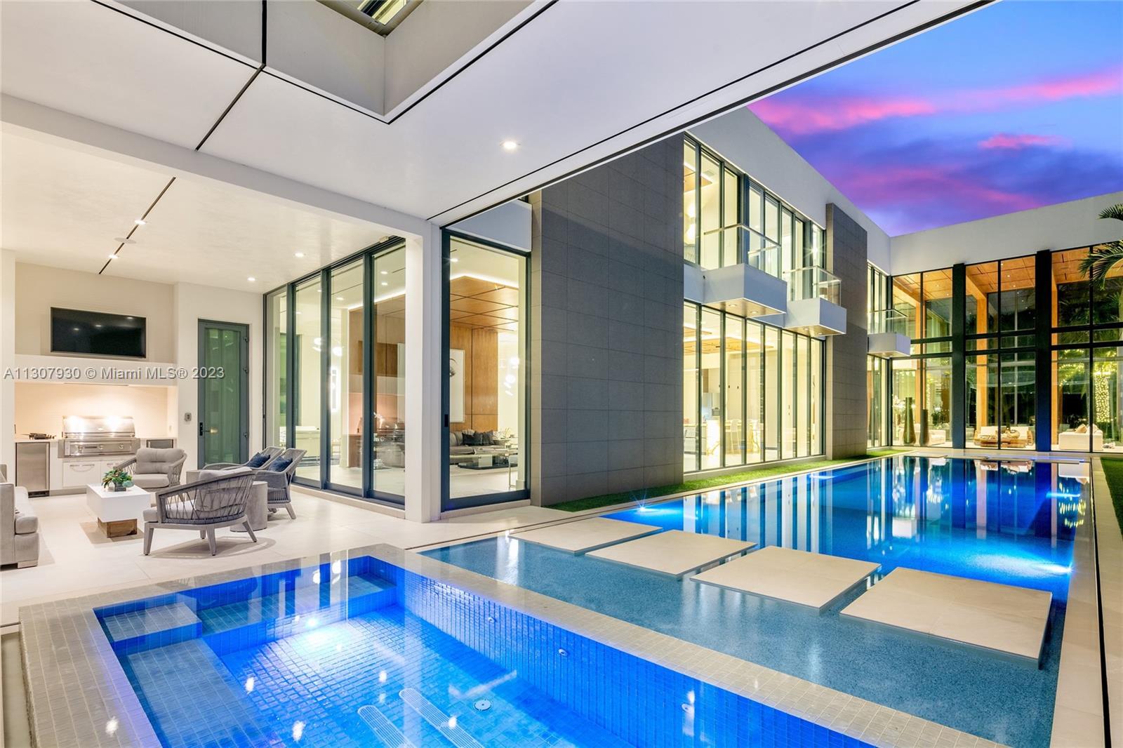 ADMIRALS COVE PAR C - Residential