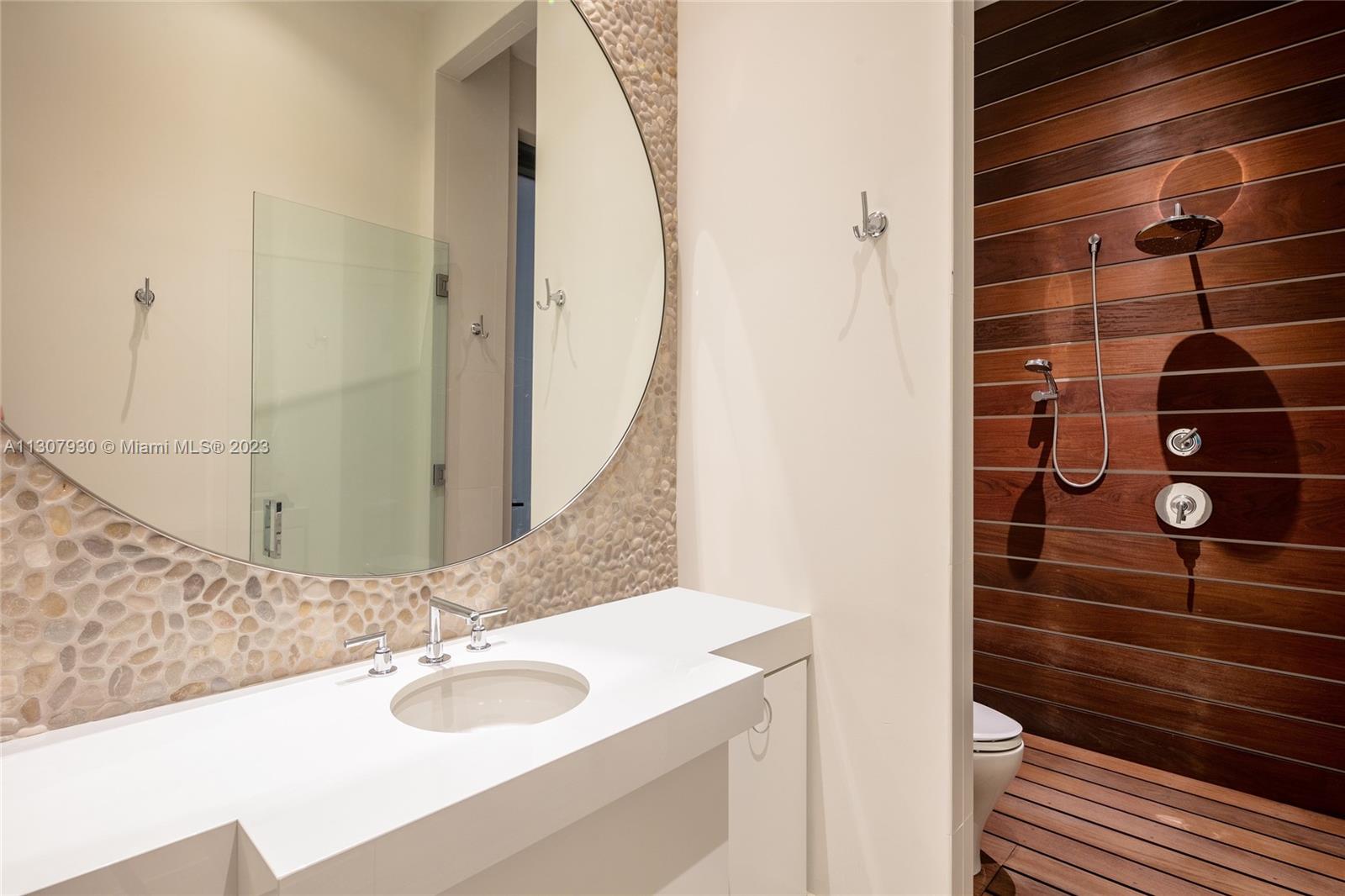 ADMIRALS COVE PAR C - Residential