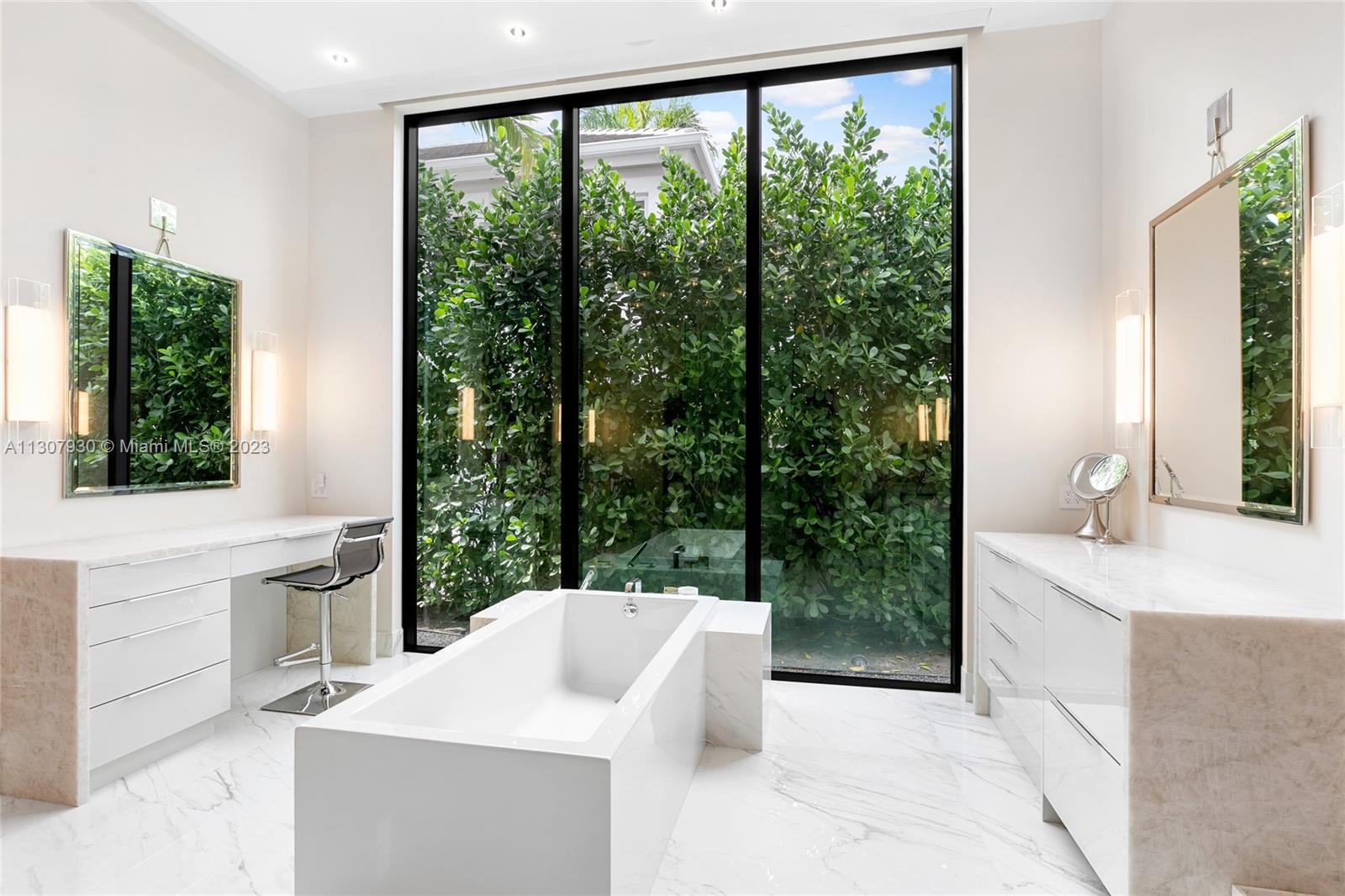 ADMIRALS COVE PAR C - Residential