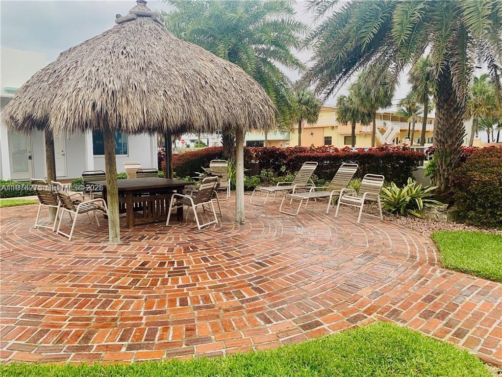 FRENCH LEAVE WEST CONDO - Residential