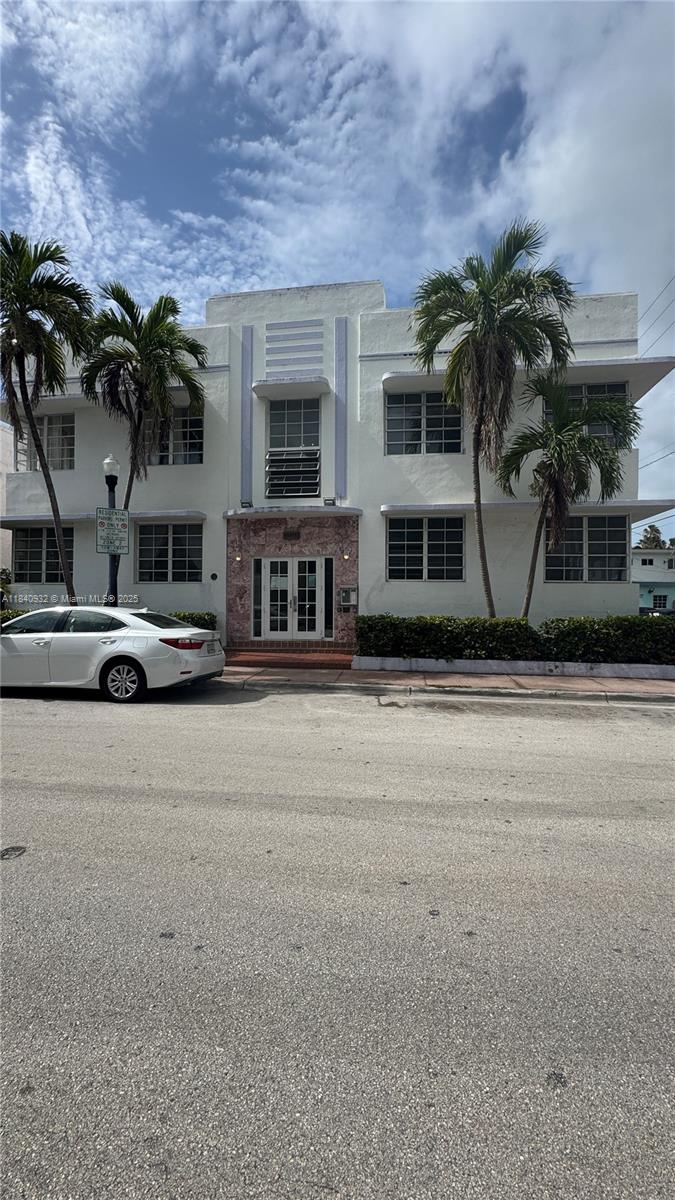 Charming and cozy furnished studio on the first floor, filled with natural light. Features a separate kitchen and dinning area, central A/C, and a well designed layout that maximizes space.
