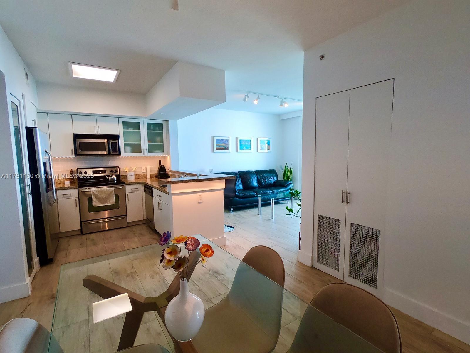 1723 SW 2nd Ave 805