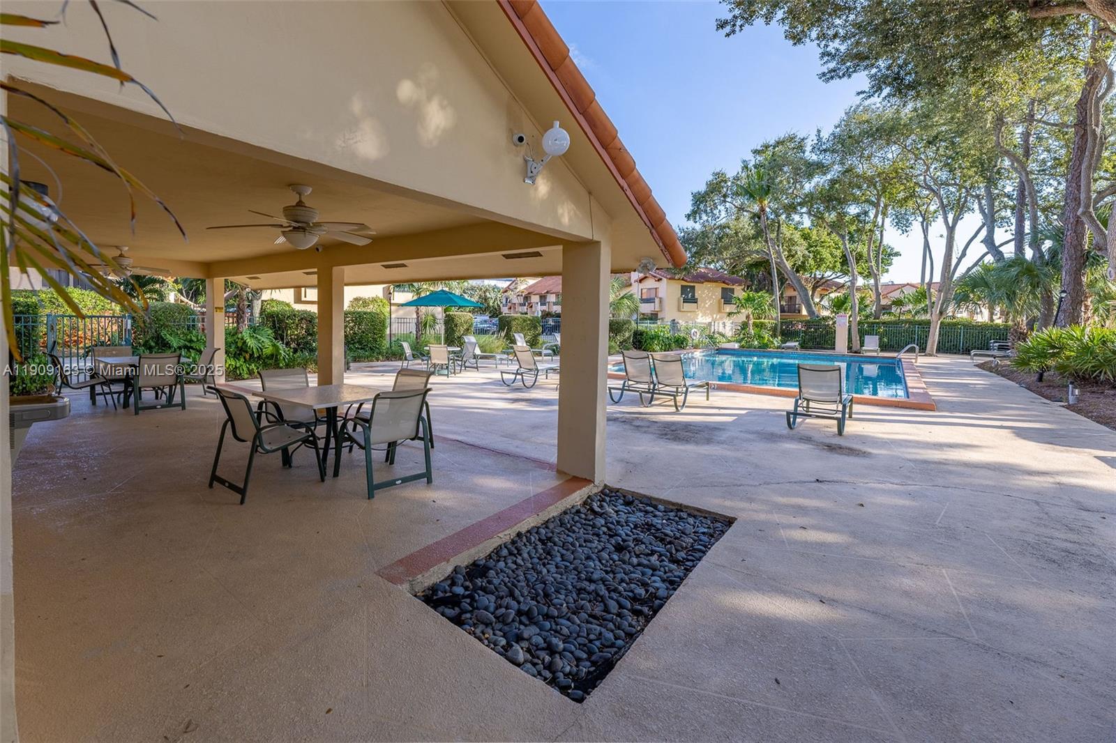 DADELAND COVE SEC 1 - Residential