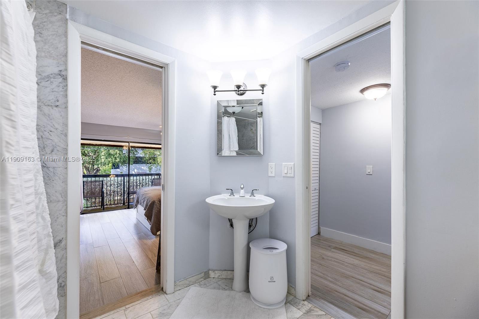 DADELAND COVE SEC 1 - Residential