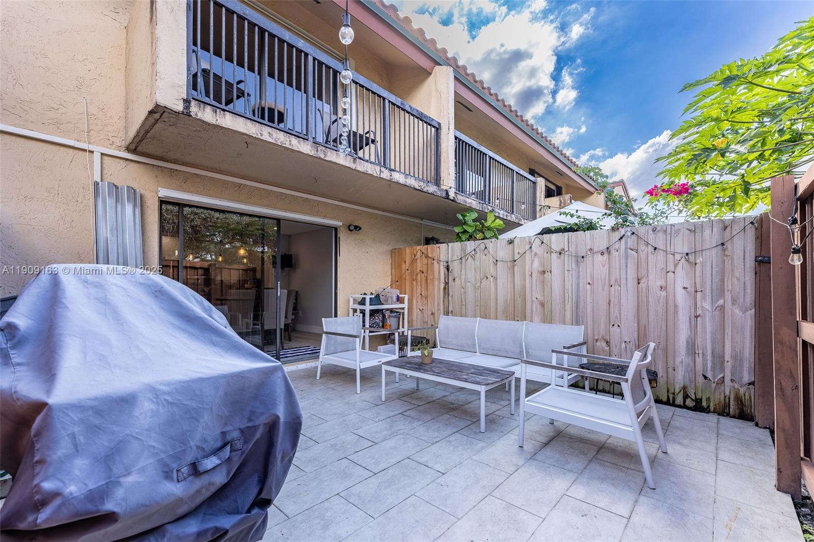 DADELAND COVE SEC 1 - Residential