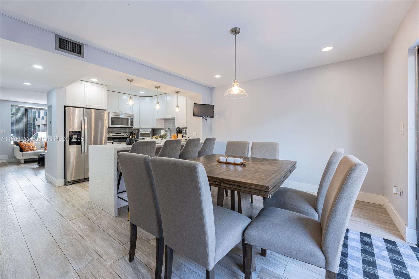 DADELAND COVE SEC 1 - Residential