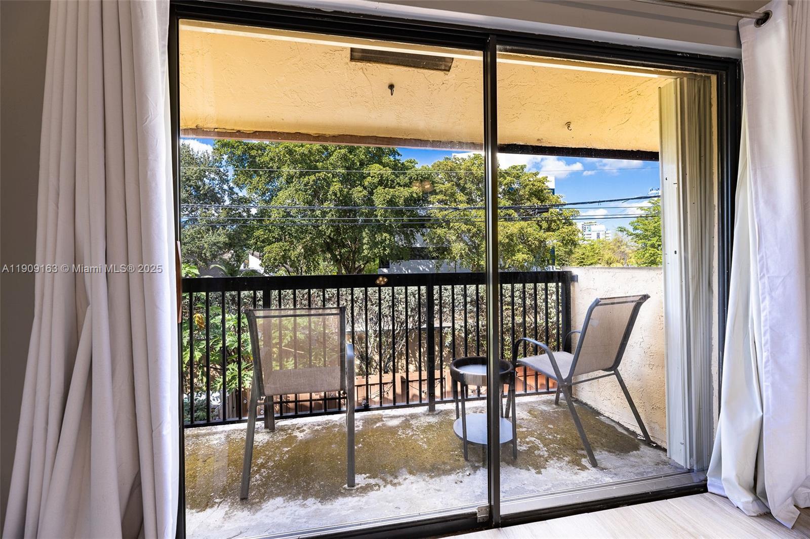 DADELAND COVE SEC 1 - Residential