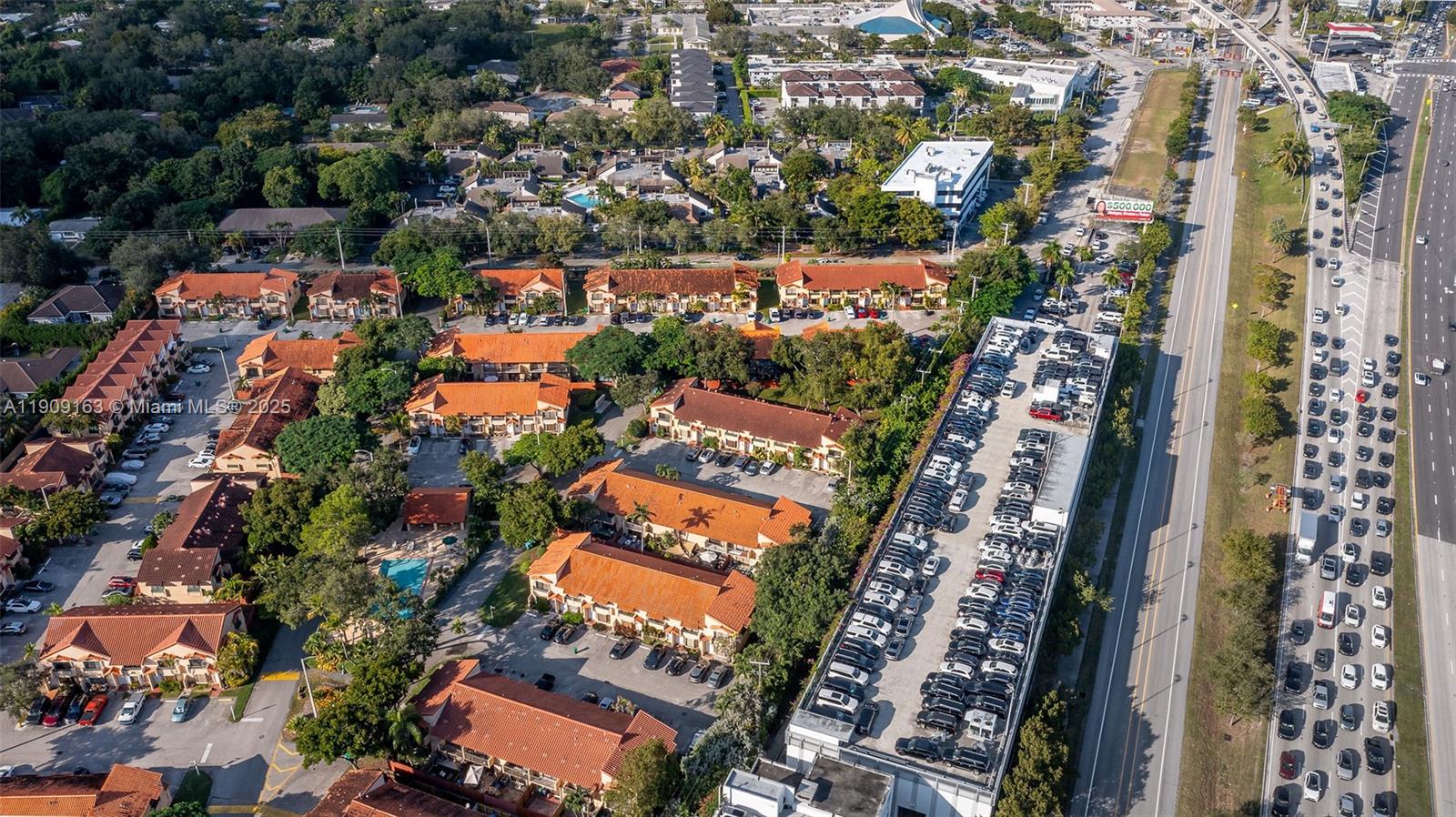 DADELAND COVE SEC 1 - Residential