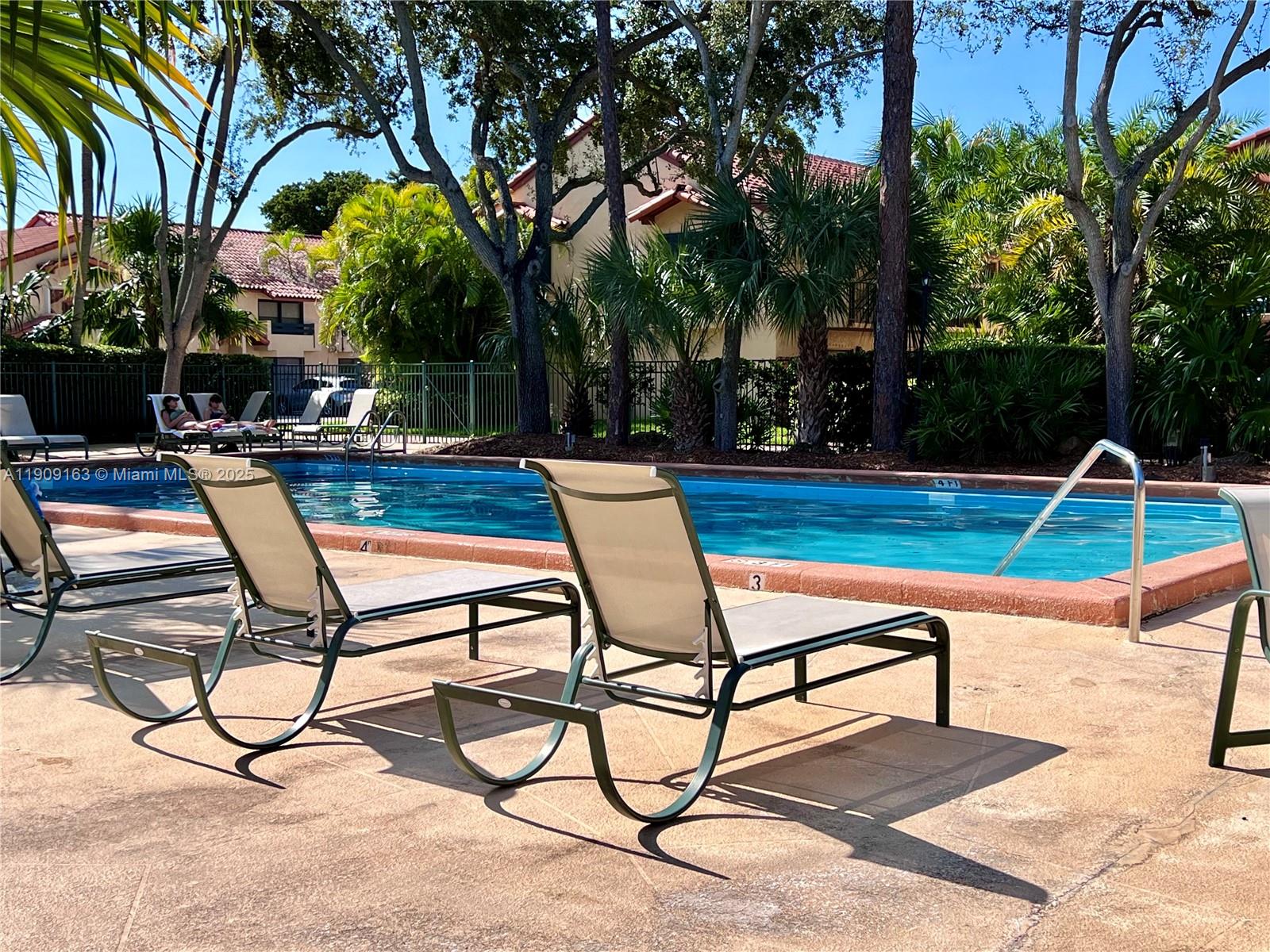 DADELAND COVE SEC 1 - Residential