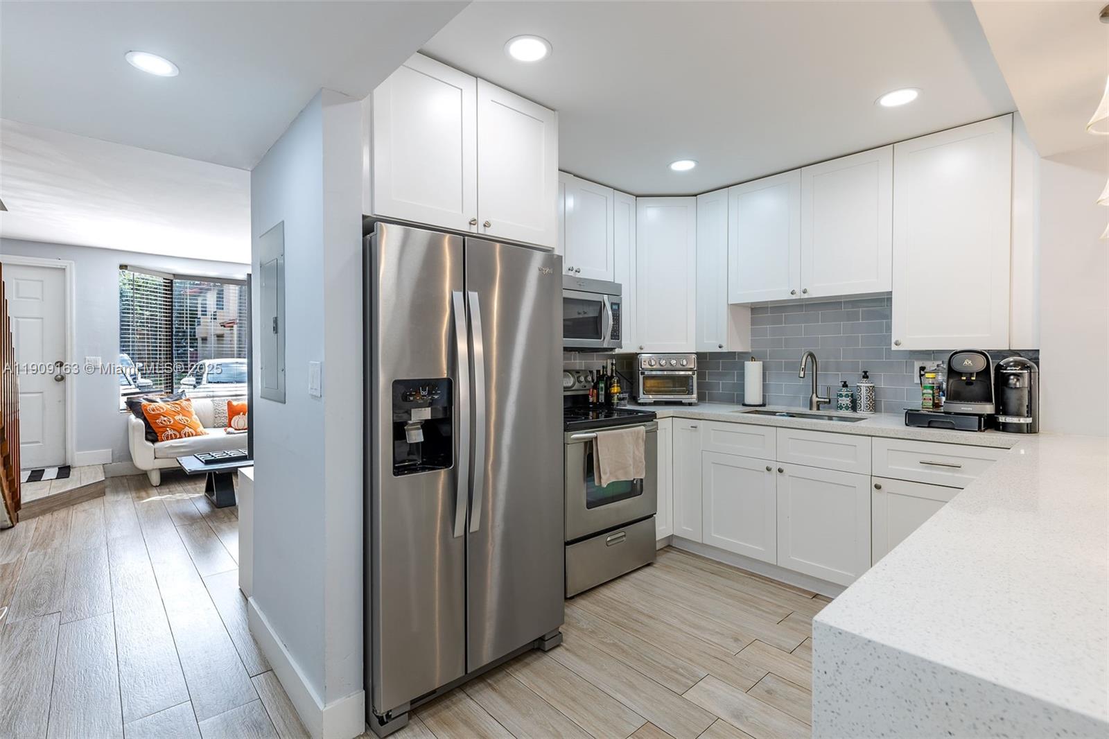 DADELAND COVE SEC 1 - Residential