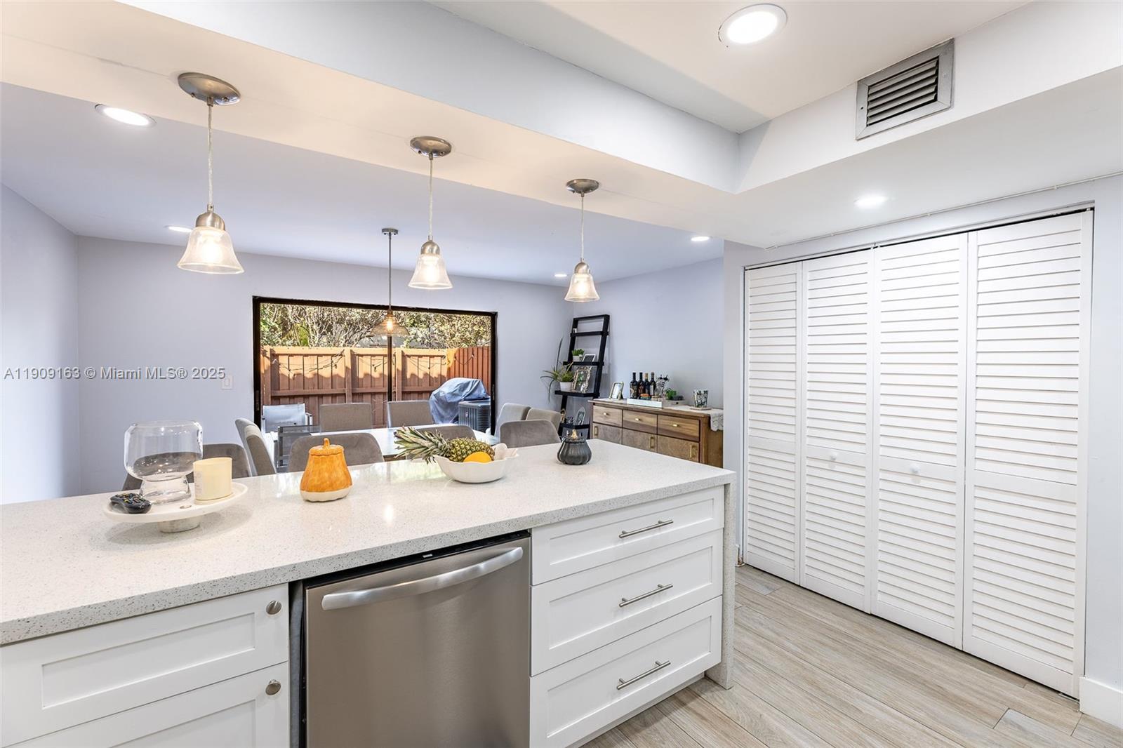 DADELAND COVE SEC 1 - Residential