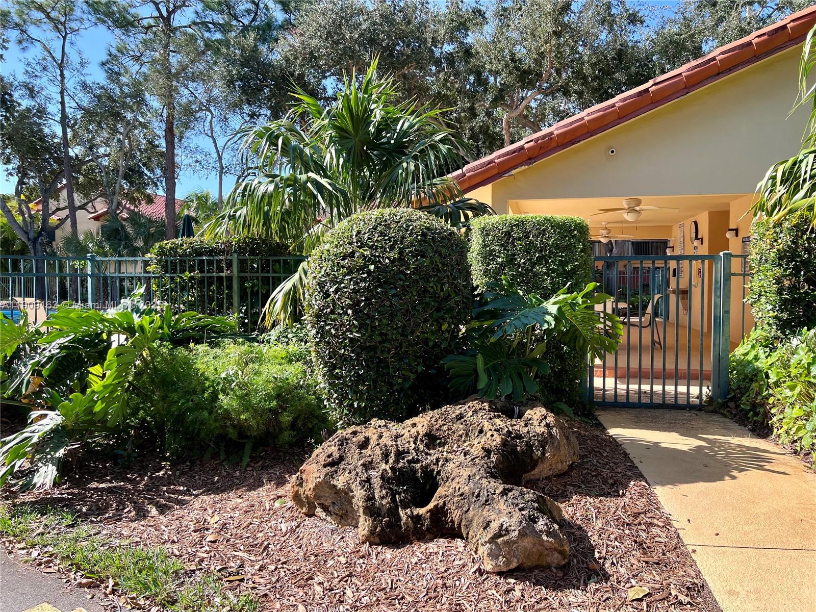 DADELAND COVE SEC 1 - Residential