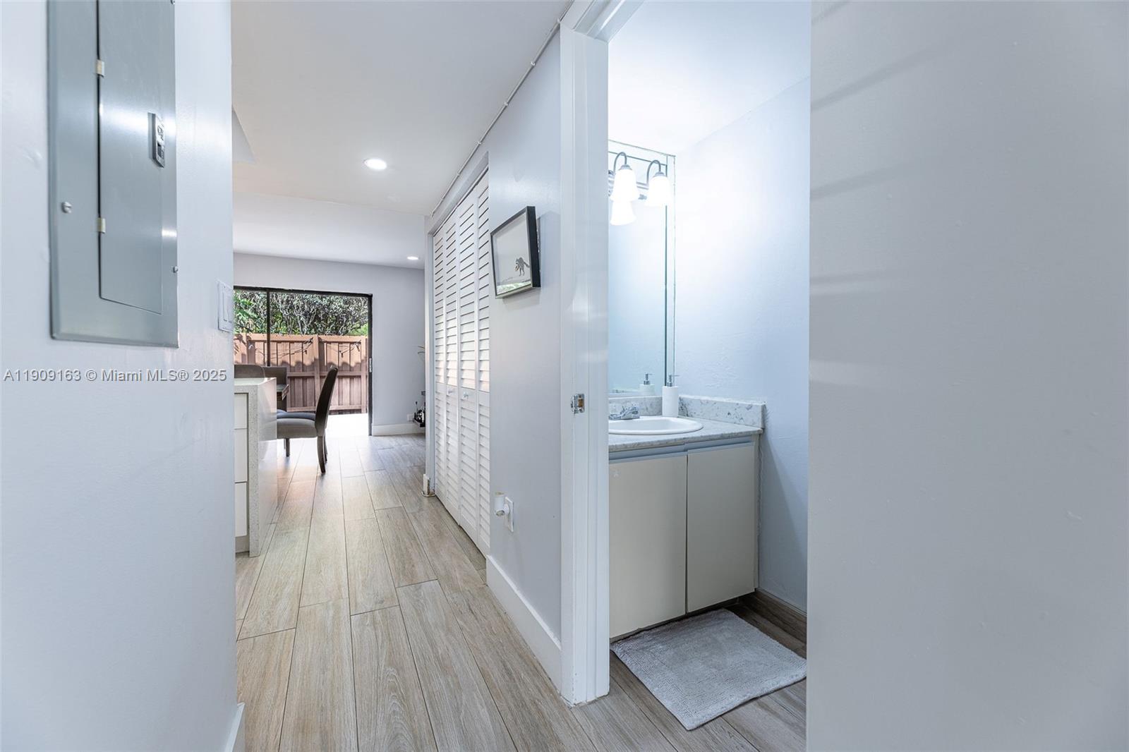 DADELAND COVE SEC 1 - Residential