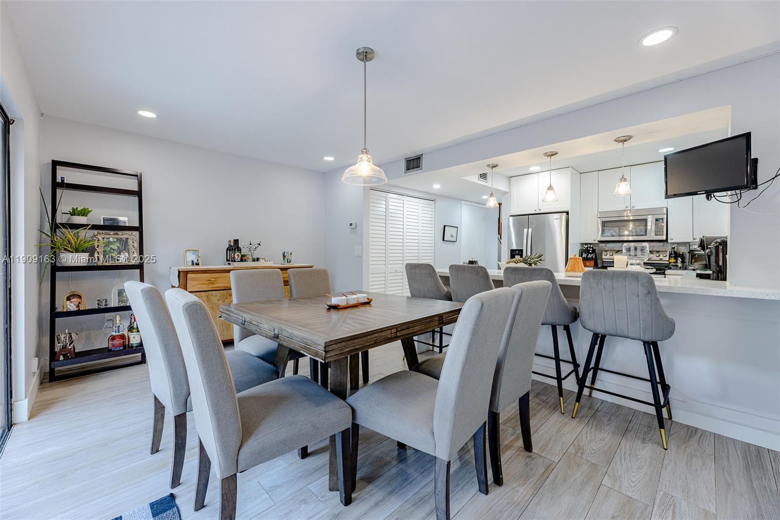 DADELAND COVE SEC 1 - Residential