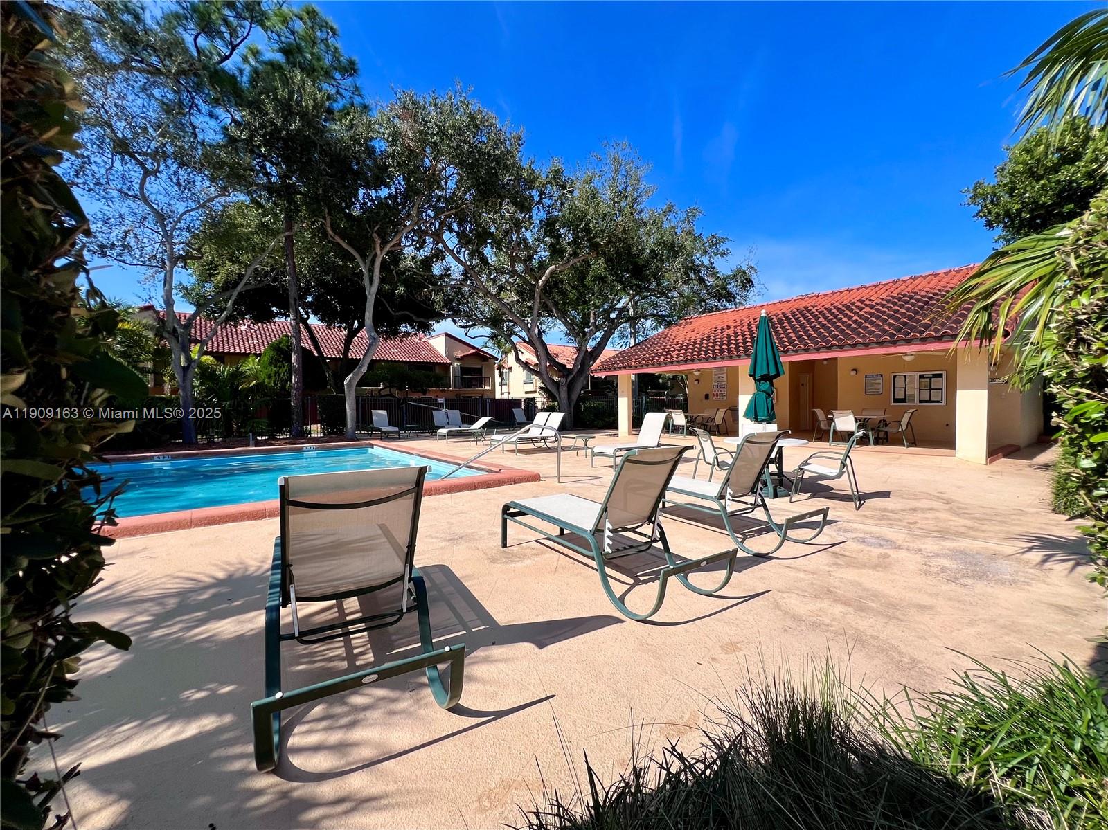 DADELAND COVE SEC 1 - Residential