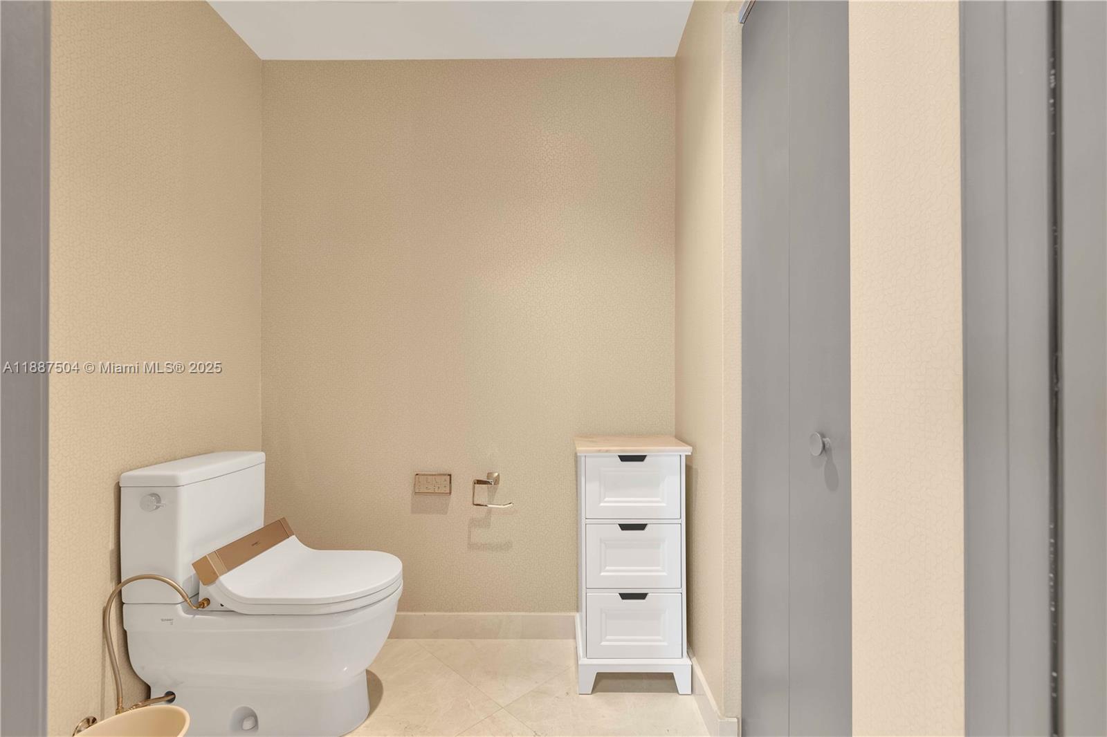 MARINA PALMS RESIDENCES S - Residential Lease