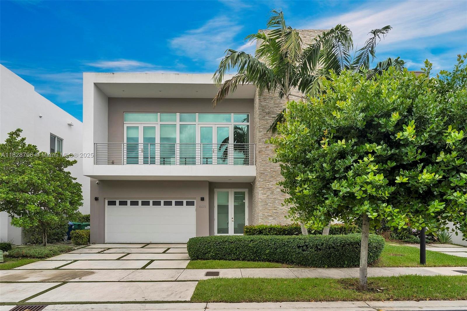 10573 NW 67th Ter