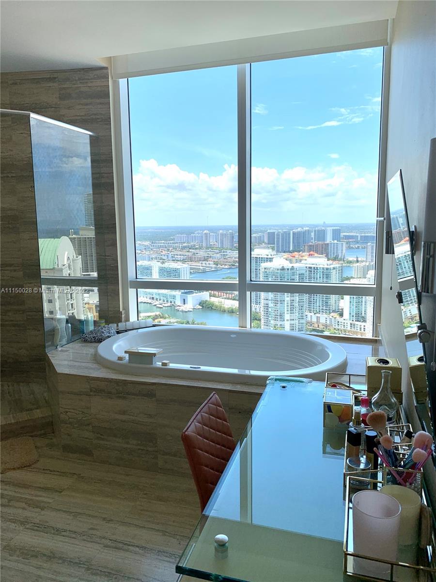 TDR TOWER I CONDO - Residential