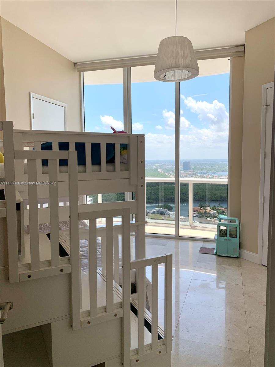 TDR TOWER I CONDO - Residential