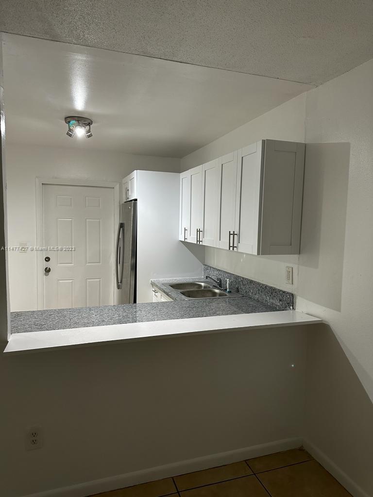 OLA CONDO - Residential Lease