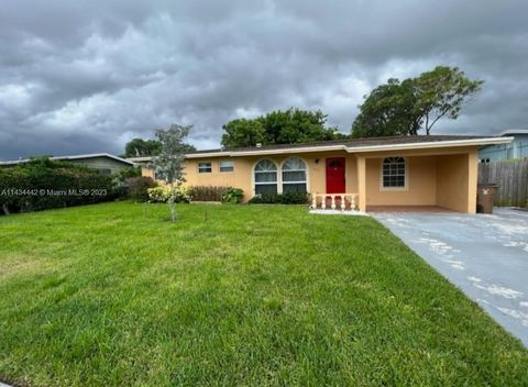 Single Family Residence in Deerfield Beach FL 910 49th St St.jpg