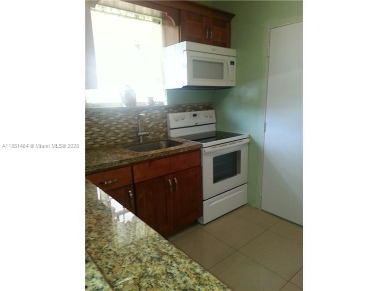 LAWRENCE ESTATE LAND CO - Residential