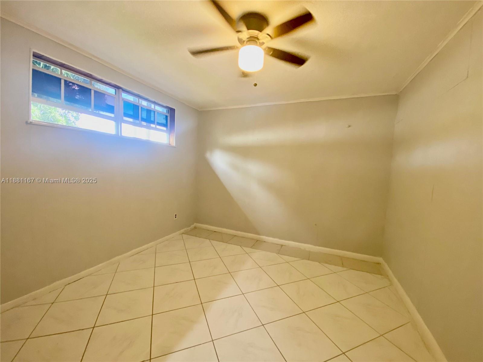 HOLLYWOOD HILLS - Residential Lease