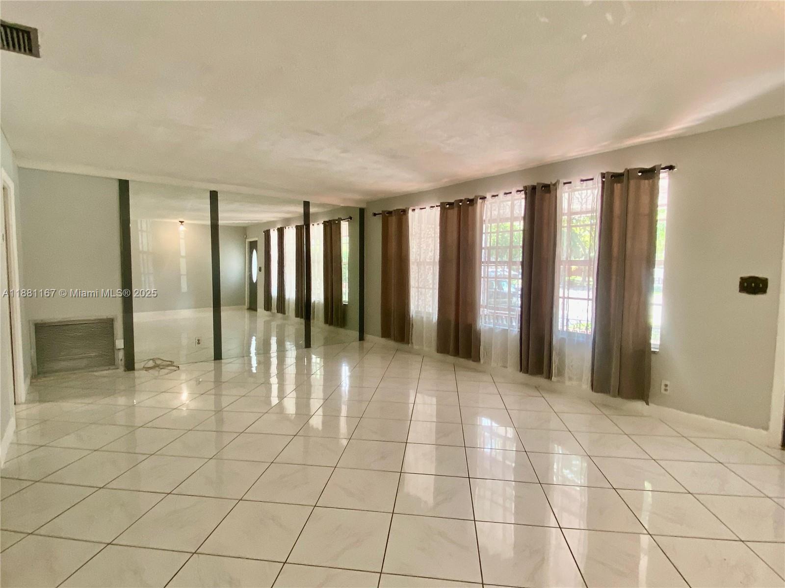 HOLLYWOOD HILLS - Residential Lease