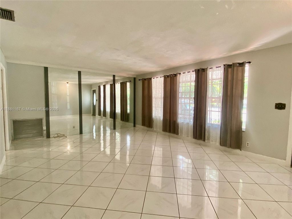 Photo of 4801 Washington St, Hollywood, FL 33021 (MLS # A11881167)